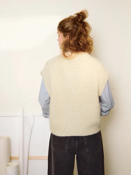 Hovedbilde Enkeltoppskrift / 2502 DIY / Nr. 5  Harper vest